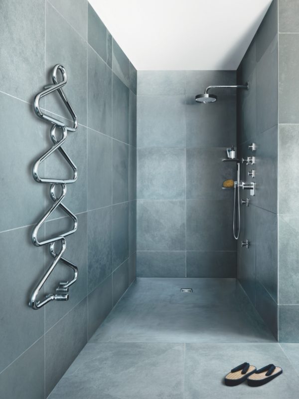 Zehnder Archibald Towel Radiator. 1230mm x 525mm. Chrome finish.